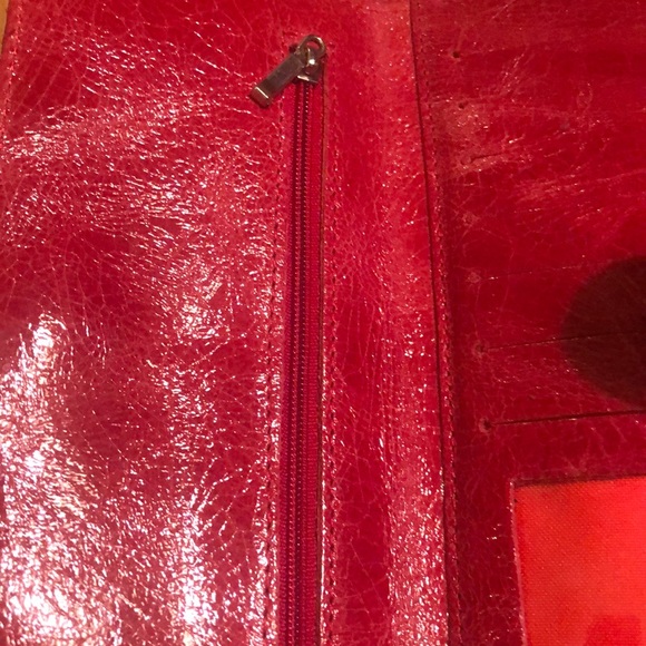 Red leather wallet. - Picture 6 of 8